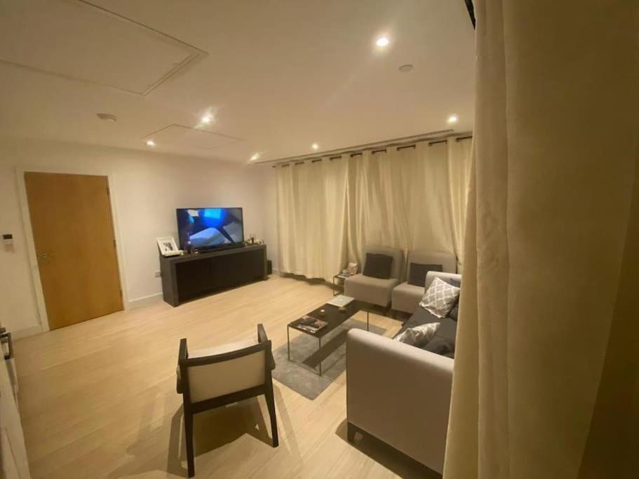 Luxury 2 Bed Ensuite 2 Bathroom Apartment East Croydon South Norwood Exterior foto
